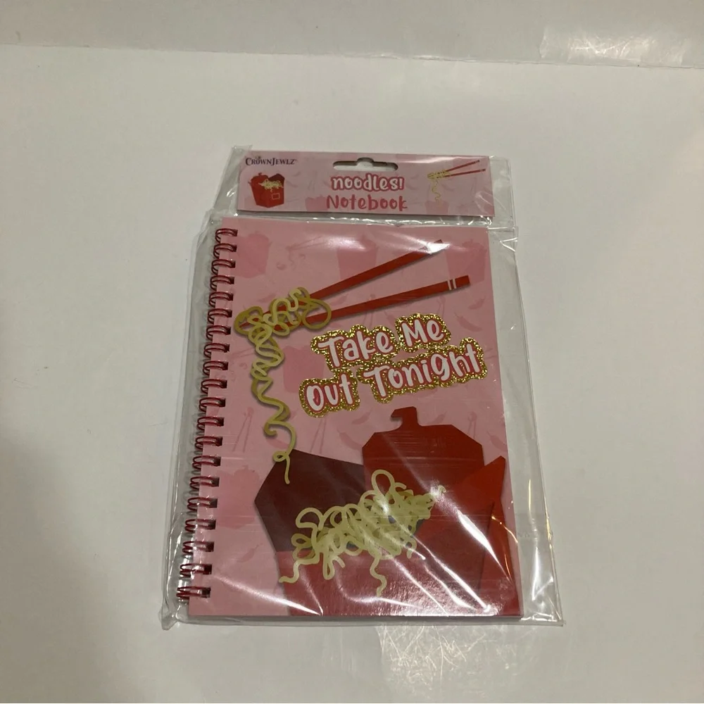 NWT Noodles! notebooks set